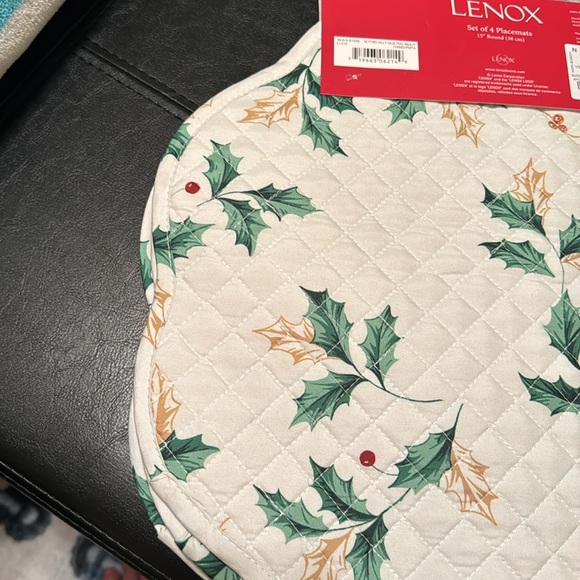 Lenox Scattered Holly Toile 15” Reversible Quilted Placemats - Picture 3 of 4